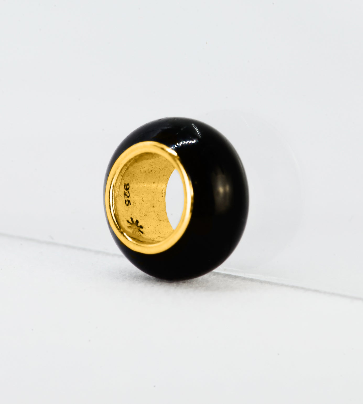 GOLD BLACK CAPSULE