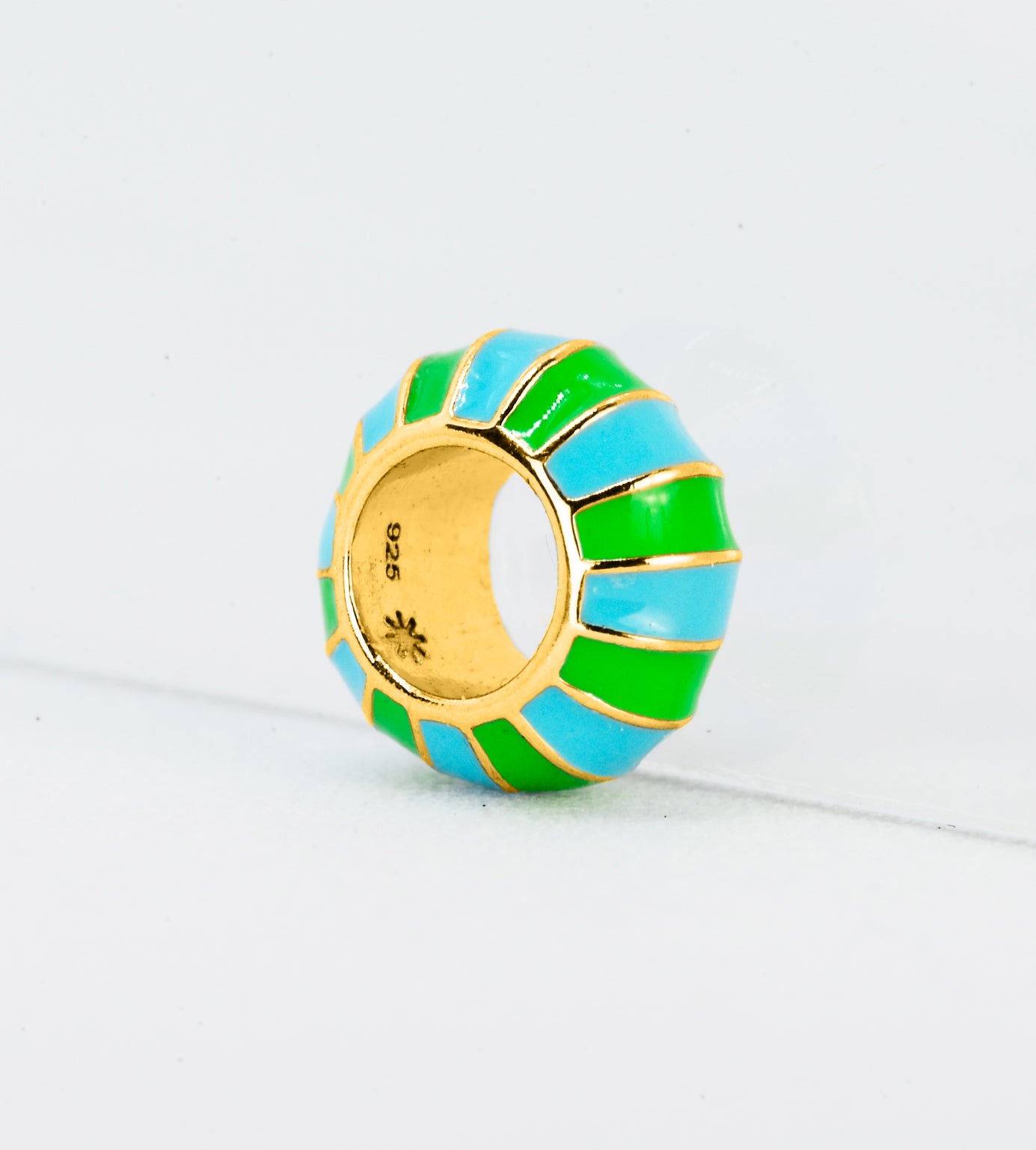 GOLD GREEN & CELESTE CAPSULE