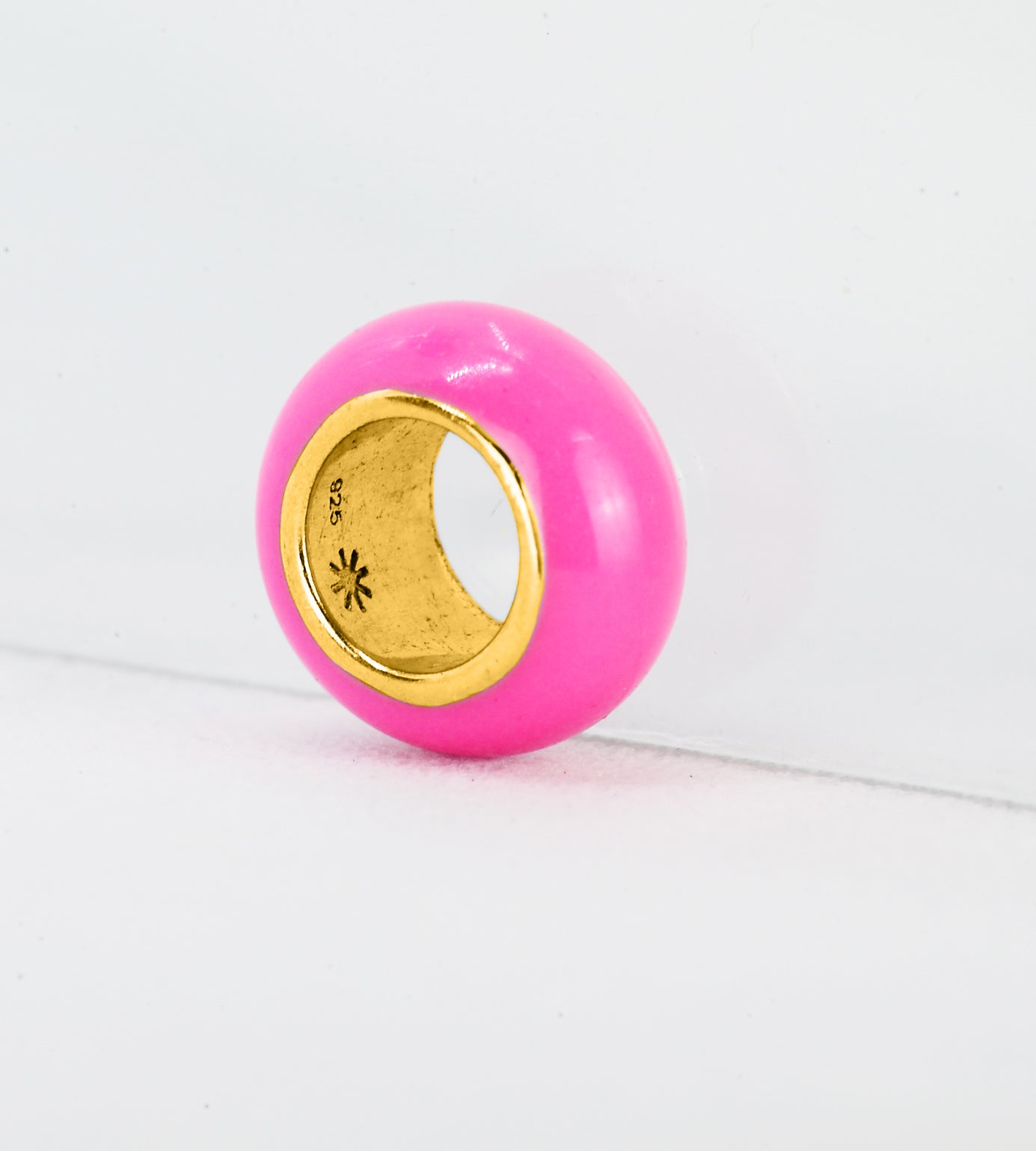 GOLD PINK CAPSULE
