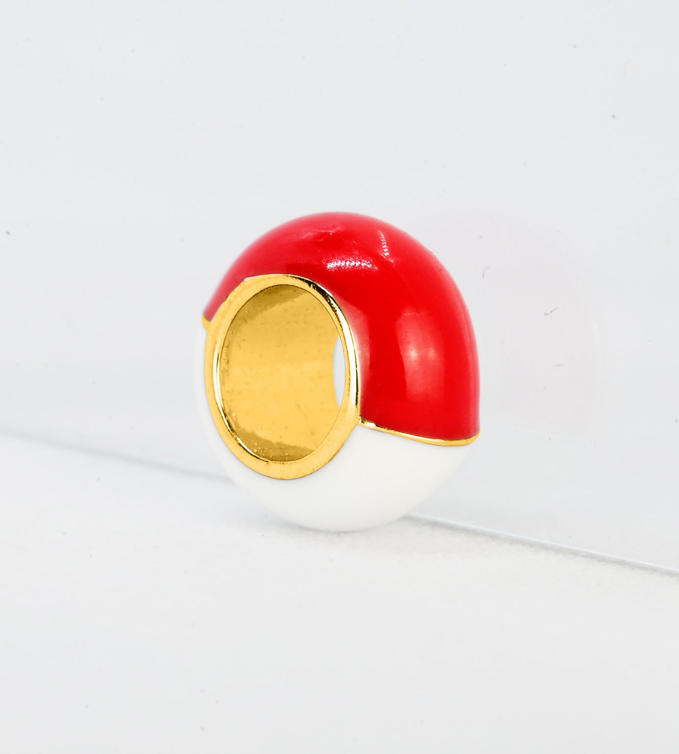 GOLD RED & WHITE CAPSULE