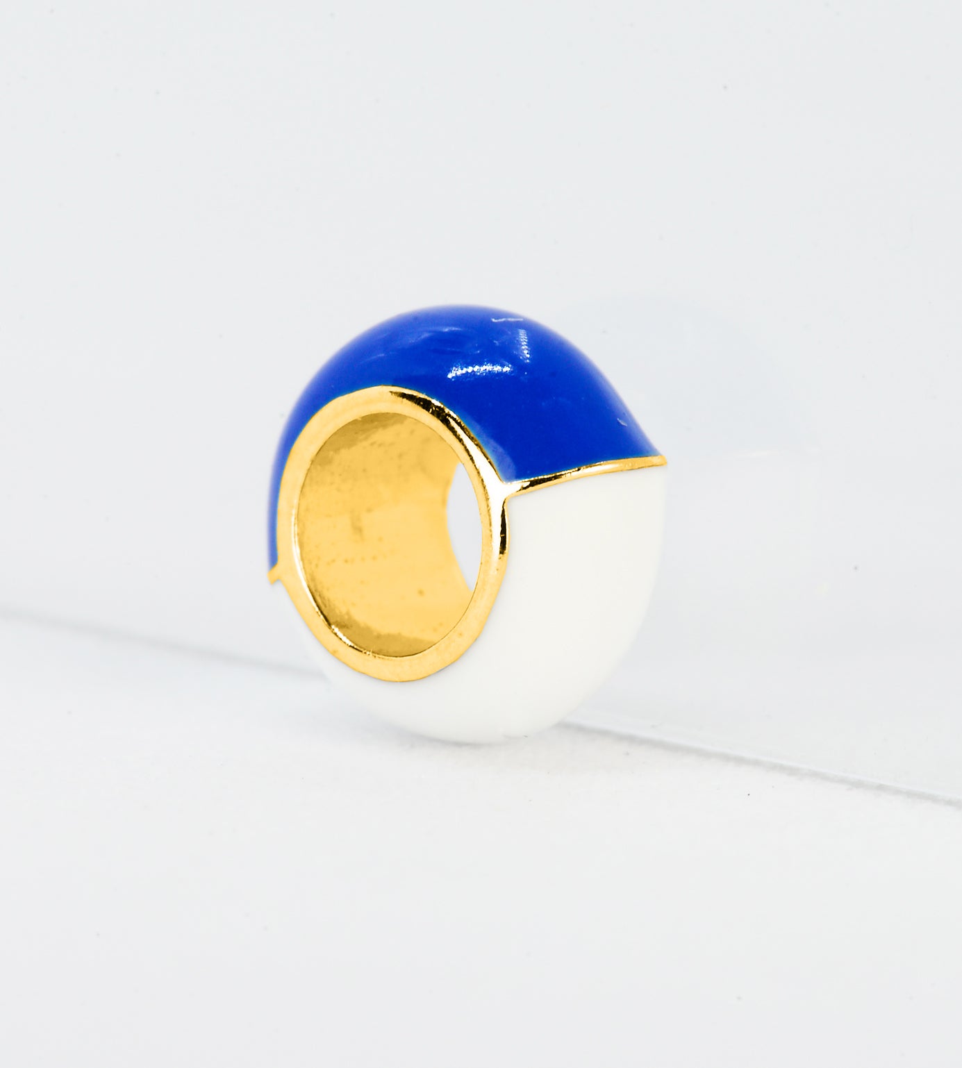 GOLD BLUE & WHITE CAPSULE