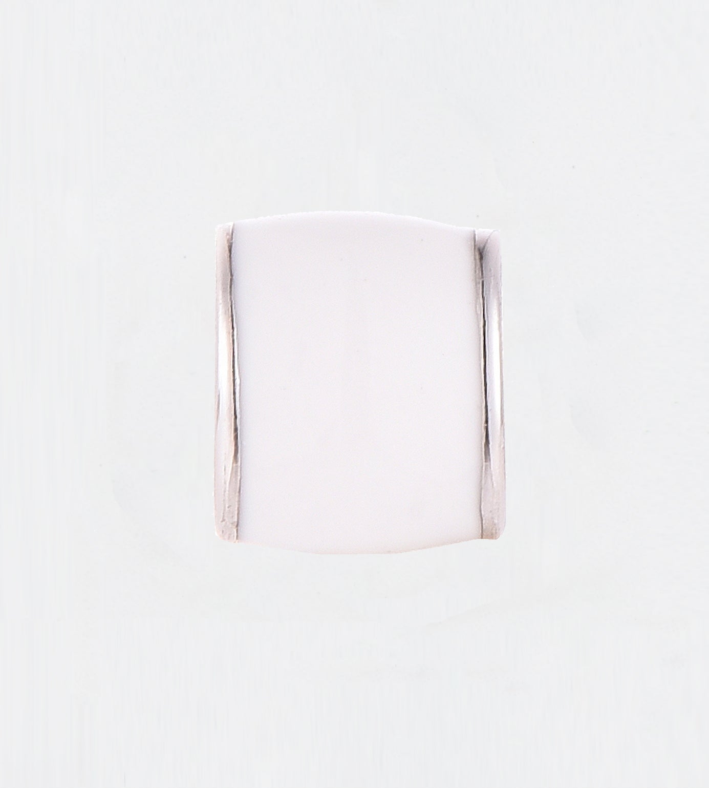 WHITE CUBE