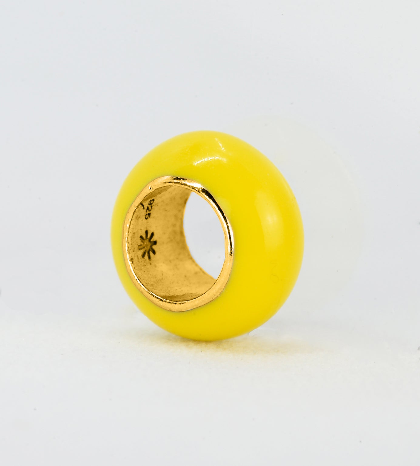 GOLD YELLOW CAPSULE