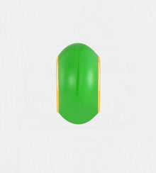 GOLD GREEN CAPSULE